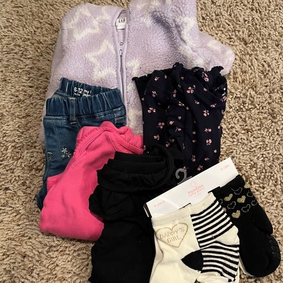 Girls fall/winter lot size 6-12 months - Picture 1 of 4